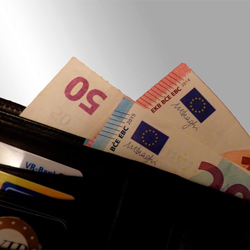 portomonnee met geld-500